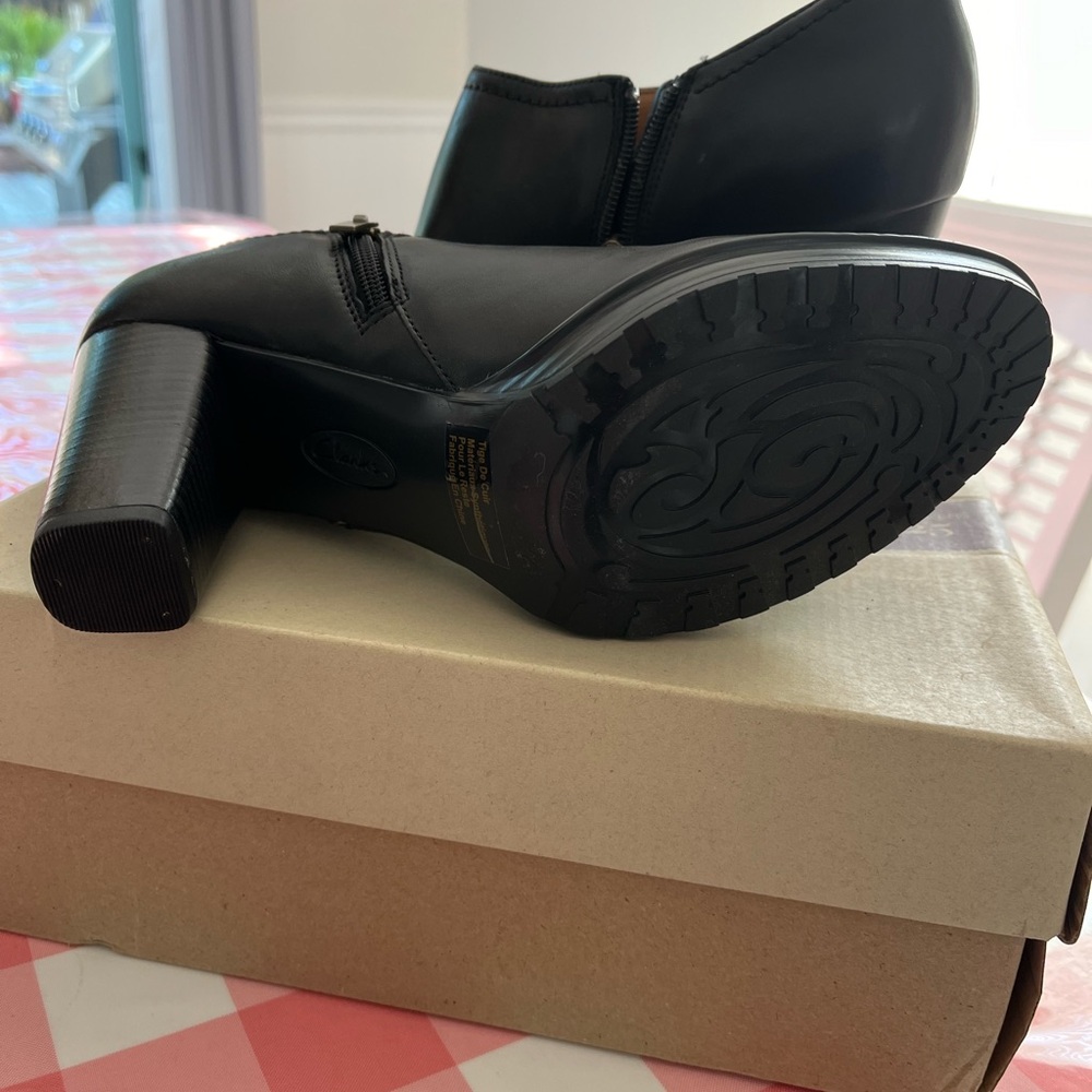 Clark’s Booties - Picture 3 of 6